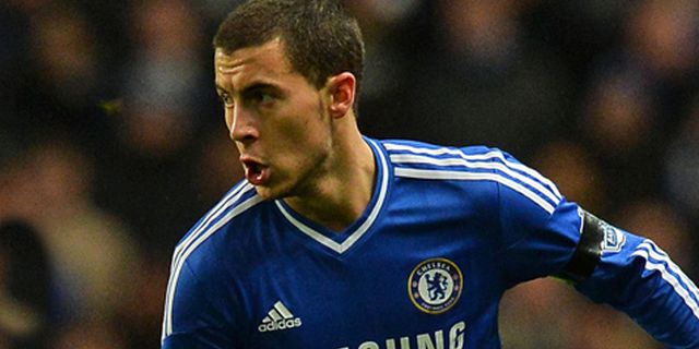 Hazard Puas Raih Trofi PFA Young Player of the Year