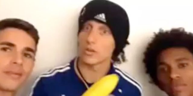 David Luiz, Oscar, & Willian: Kami Monyet dan Kami Senang