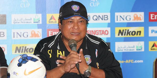 Pelatih Arema: Sepakbola Permainan Laki-Laki