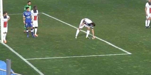Dilempar Kacang, Ibra Tiru Langkah Alves