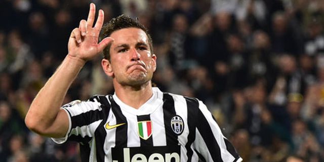 Review: Padoin Semarakkan Pesta Scudetto Juventus Review: Padoin Semarakkan Pesta Scudetto Juventus