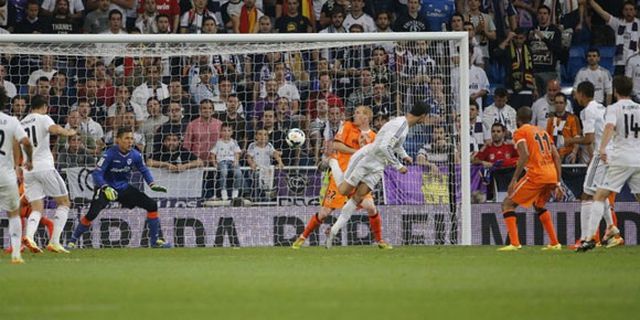 Selain CR7, Inilah Kompilasi Gol Aerial Backheel Indah Lainnya