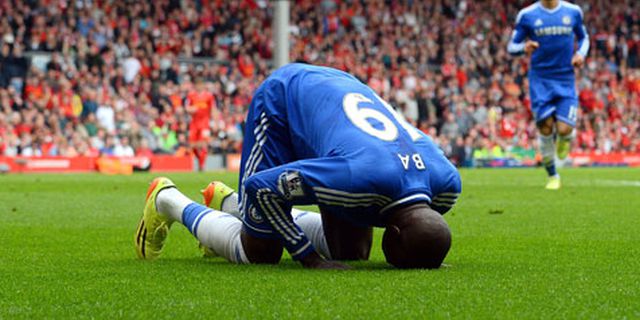Demba Ba Danai Pembangunan Masjid di Kampung Halaman