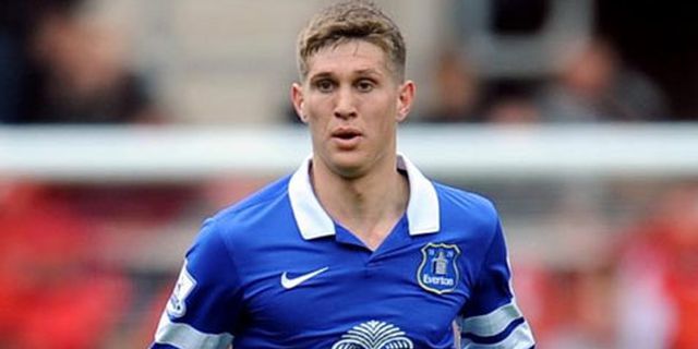 Hodgson Siapkan John Stones Gantikan Phil Jones