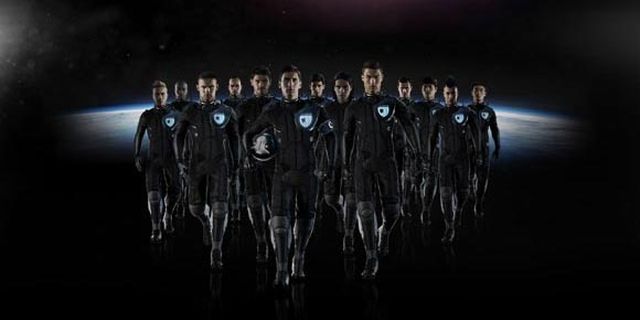 Messi dan Ronaldo Berlatih Hadapi Alien Messi dan Ronaldo Berlatih Hadapi Alien