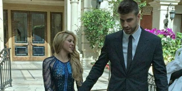 Berciuman, Shakira Terjang Pique di Vegas