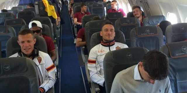 Para Serigala Roma Bertolak ke Amerika Para Serigala Roma Bertolak ke Amerika