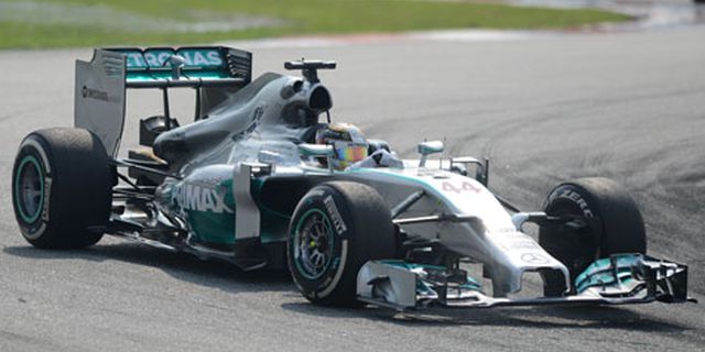 Hamilton Pimpin Latihan Pertama F1 GP Monako