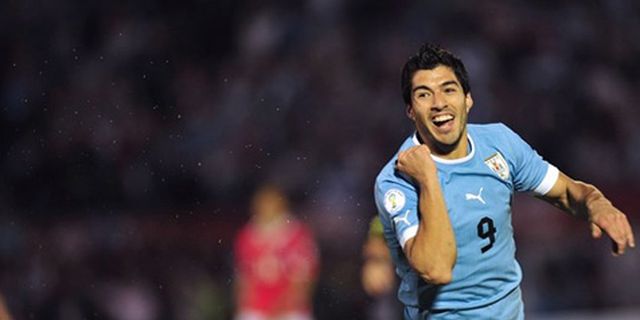 Suarez Terus Kerja Keras Demi Piala Dunia 