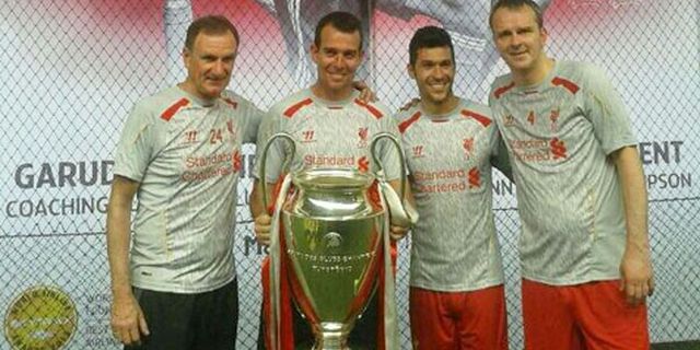 Tiga Legenda Liverpool Pamerkan Trofi Asli Liga Champions di Jakarta Tiga Legenda Liverpool Pamerkan Trofi Asli Liga Champions di Jakarta