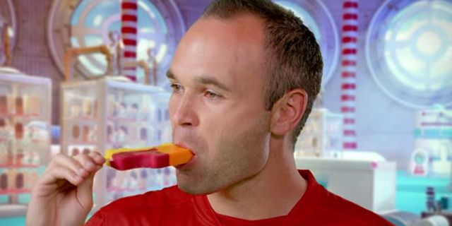 Video: Iniesta Bintangi Iklan Es Krim Bernuansa Piala Dunia