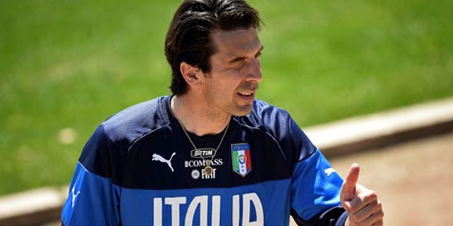 Buffon Sesumbar Level Italia di Atas Inggris 