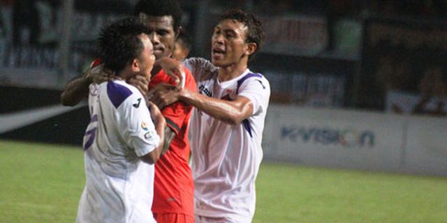 Persik Sesalkan Keputusan Wasit Gerry Rama Persik Sesalkan Keputusan Wasit Gerry Rama