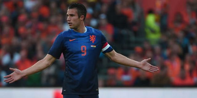 Kapten RVP Menangkan Belanda