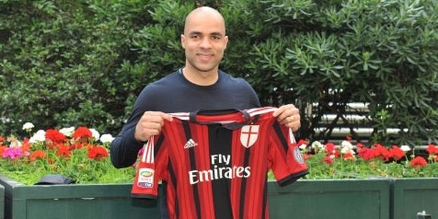 Alex Girang Bisa Berkostum Milan