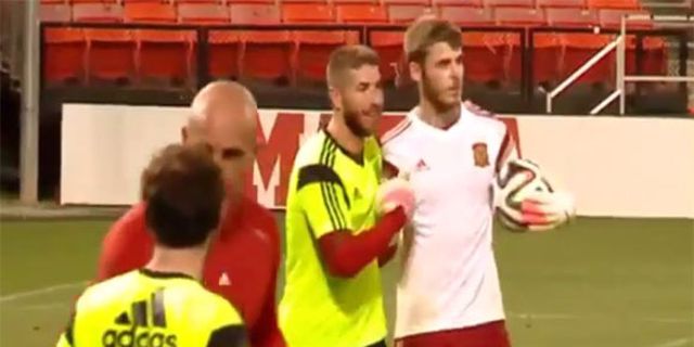 Aksi 'Panenka' Ramos pada De Gea 