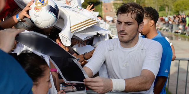 Casillas Buat Fans Wanita di Amerika Serikat Menangis 