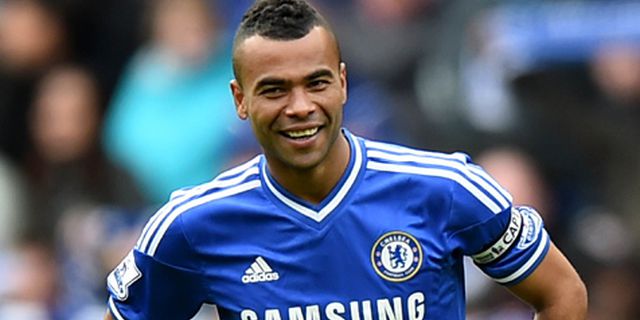 Mourinho Ingin Tarik Kembali Ashley Cole?