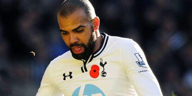 Spurs Minta 15 Juta Pounds Untuk Sandro