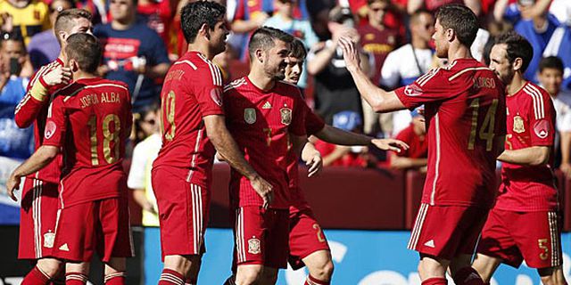 Top Shots: El Salvador 0-2 Spanyol