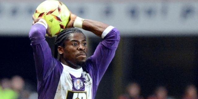 Liverpool Ganggu Arsenal Dalam Perburuan Aurier