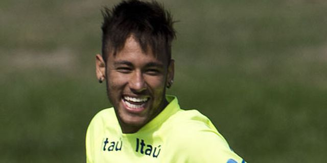 Alves: Brasil Tak Tergantung Neymar 