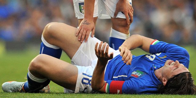 Wujud Perhatian Chiellini Terhadap Montolivo Yang Cedera Parah