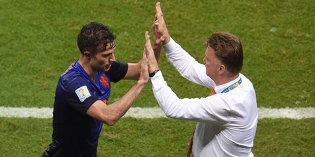 RVP Cegah Van Gaal Bikin Blunder Lawan Spanyol