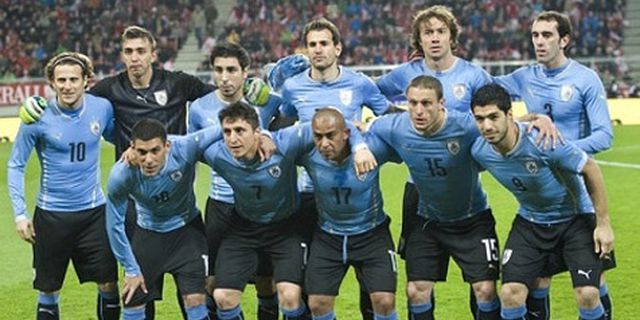 Line Up: Uruguay vs Kosta Rika 