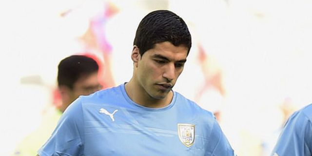 Tabarez: Suarez Mungkin Absen Kontra Inggris 