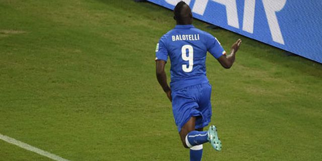 Balotelli Bahagia Bisa Gebuk Inggris