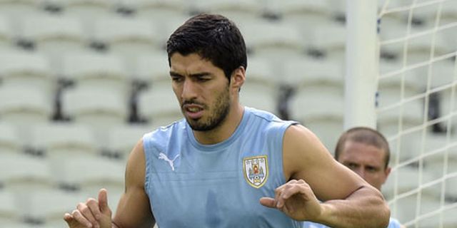 Hodgson: Suarez Wajib Turun di Piala Dunia 