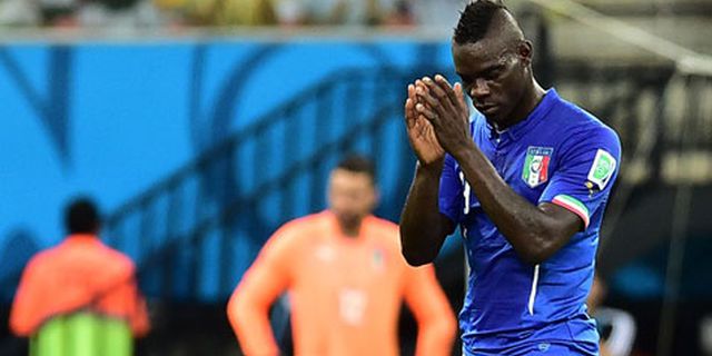 Cetak Gol Kemenangan, Balotelli Narsis di Album Stiker Piala Dunia 