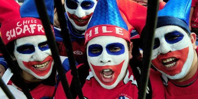 Ratusan Suporter Chile Terobos Pengamanan Stadion