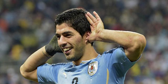 Hodgson Klaim Inggris Sukses Jinakkan Suarez Hodgson Klaim Inggris Sukses Jinakkan Suarez