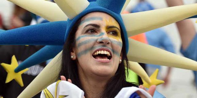 Galeri Suporter: Uruguay vs Inggris