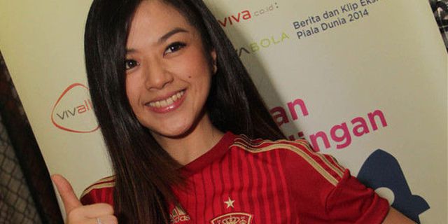 Franda, Penggemar La Roja Yang Bikin Betah Nonton Piala Dunia
