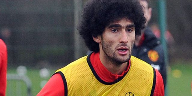 Fellaini Siap Rebut Hati Louis van Gaal