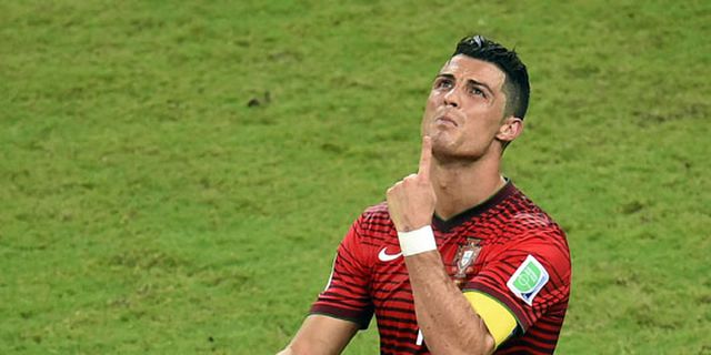 Jelang Hadapi AS, Ronaldo Isengi Presenter TV 