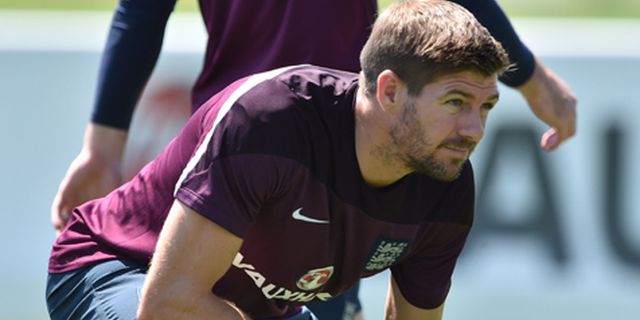 Pemain Inggris Dituduh Tak Nasionalis, Gerrard Tuntut Redknapp Sebut Nama