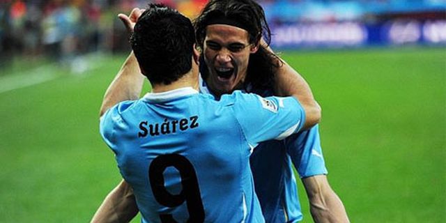 Prandelli Waspadai Duet Cavani-Suarez