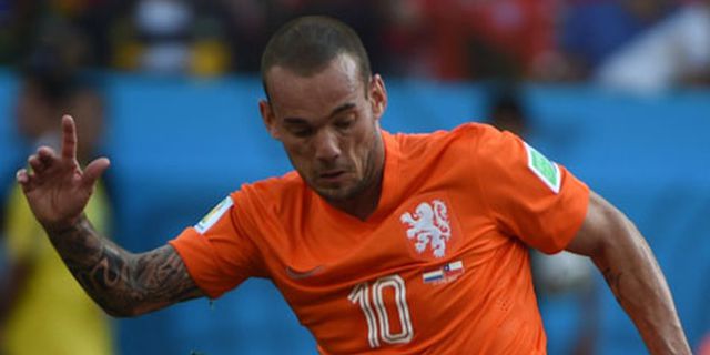 Sneijder Tak Terima Tudingan Parkir Bus Sampaoli Sneijder Tak Terima Tudingan Parkir Bus Sampaoli
