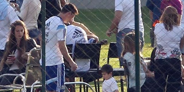 Lepas Penat, Messi Ajak Thiago Bermain Hingga Kelelahan