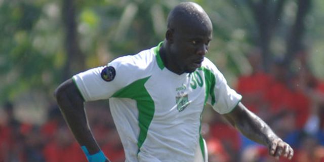 Persebaya Bantah Istimewakan Pacho dan OK John Persebaya Bantah Istimewakan Pacho dan OK John