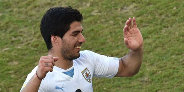 Scholes: Suarez Memalukan 