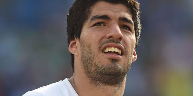 Gigitan Suarez Pancing Reaksi McDonald 