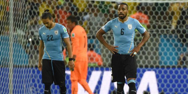 Alvaro Pereira: Uruguay Kalah Bukan Karena Suarez Absen Alvaro Pereira: Uruguay Kalah Bukan Karena Suarez Absen