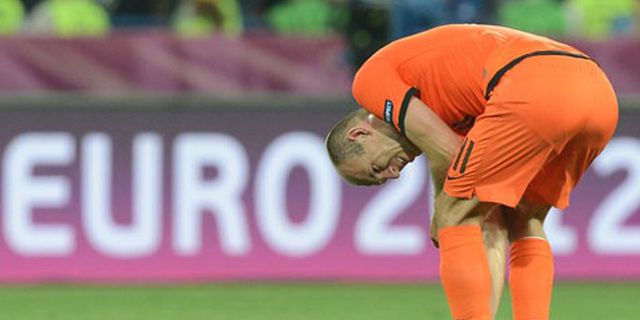 FIFA Tak Akan Usut Diving Robben