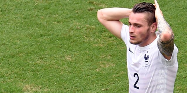 Media Prancis Kompori Kepindahan Debuchy ke Arsenal