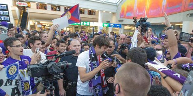 Foto & Video: Kaka Mendarat di Orlando Foto & Video: Kaka Mendarat di Orlando